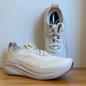 ASICS Women’s Gel-Nimbus 27